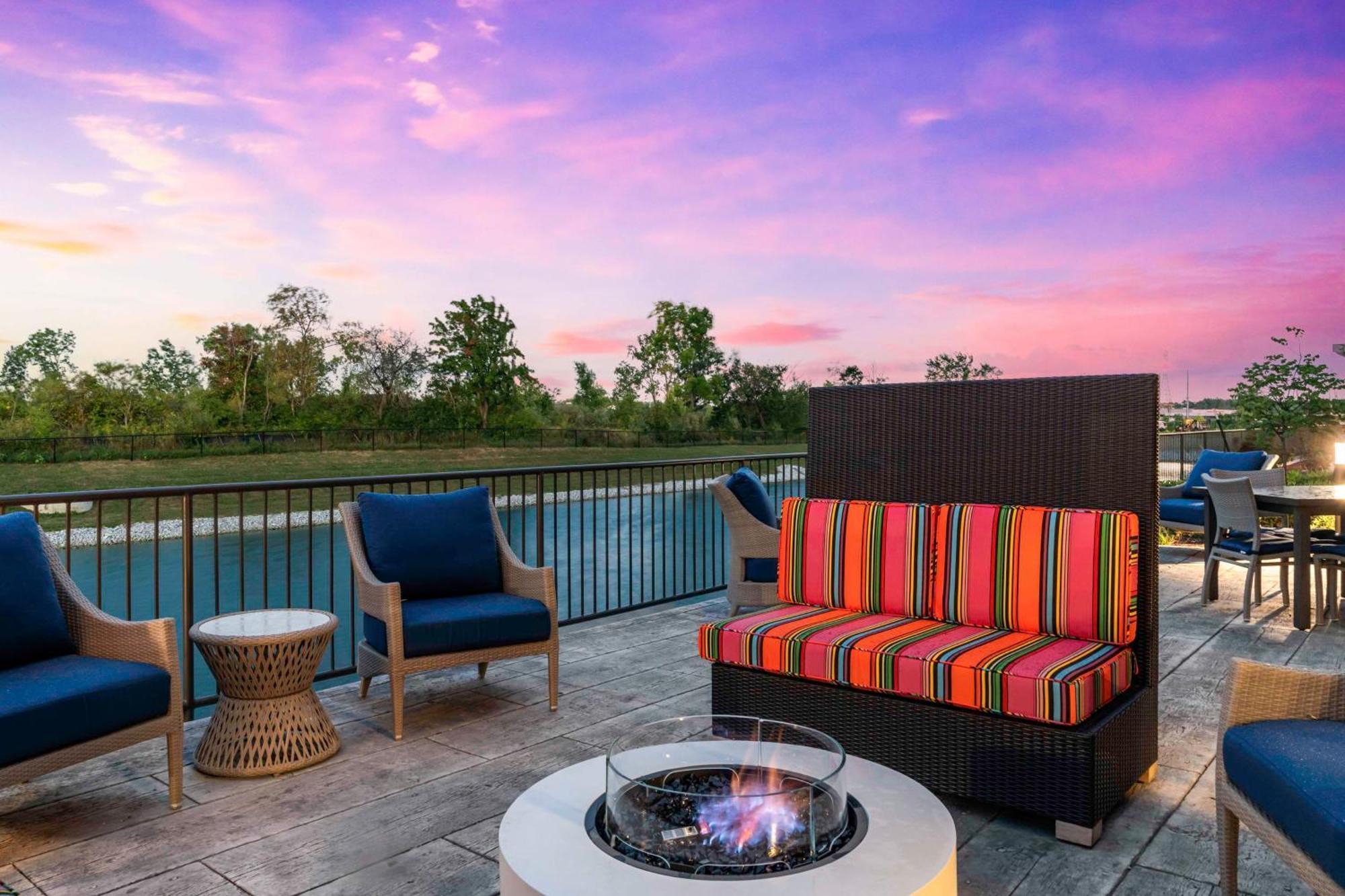 Hilton Garden Inn By Hilton Fort Wayne North Sunnybrook Acres Bagian luar foto